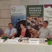 Kattintson a képre az új ablakban megnyíló eredeti felbontású fotóért.